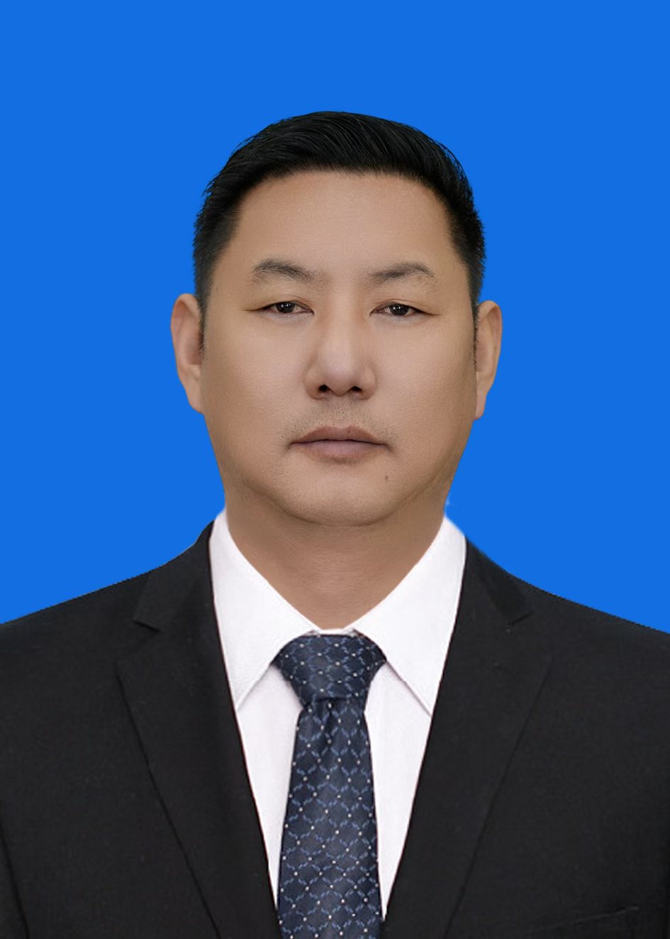 党组成员：才让三智